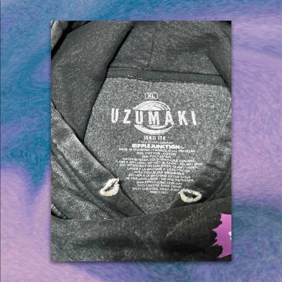 ♥︎ Junji Ito Uzumaki Eyes Hoodie - Crunchyroll Exclusive ♥︎ - Picture 4 of 7